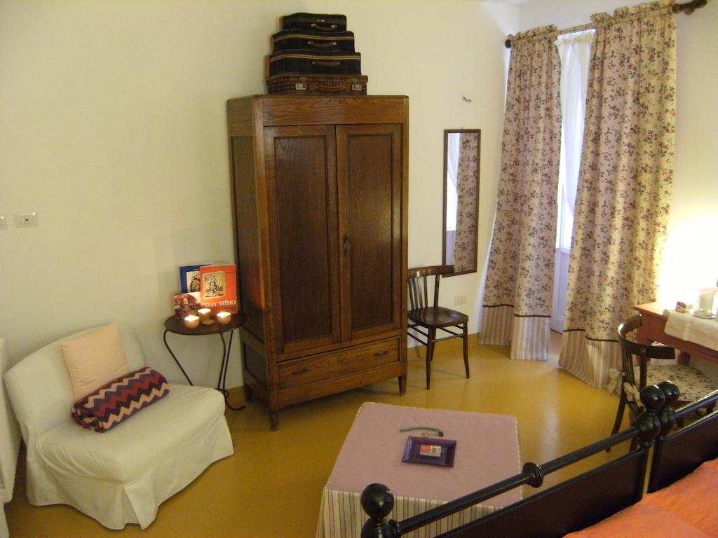 Elizabeth B&B Кальярі Номер фото