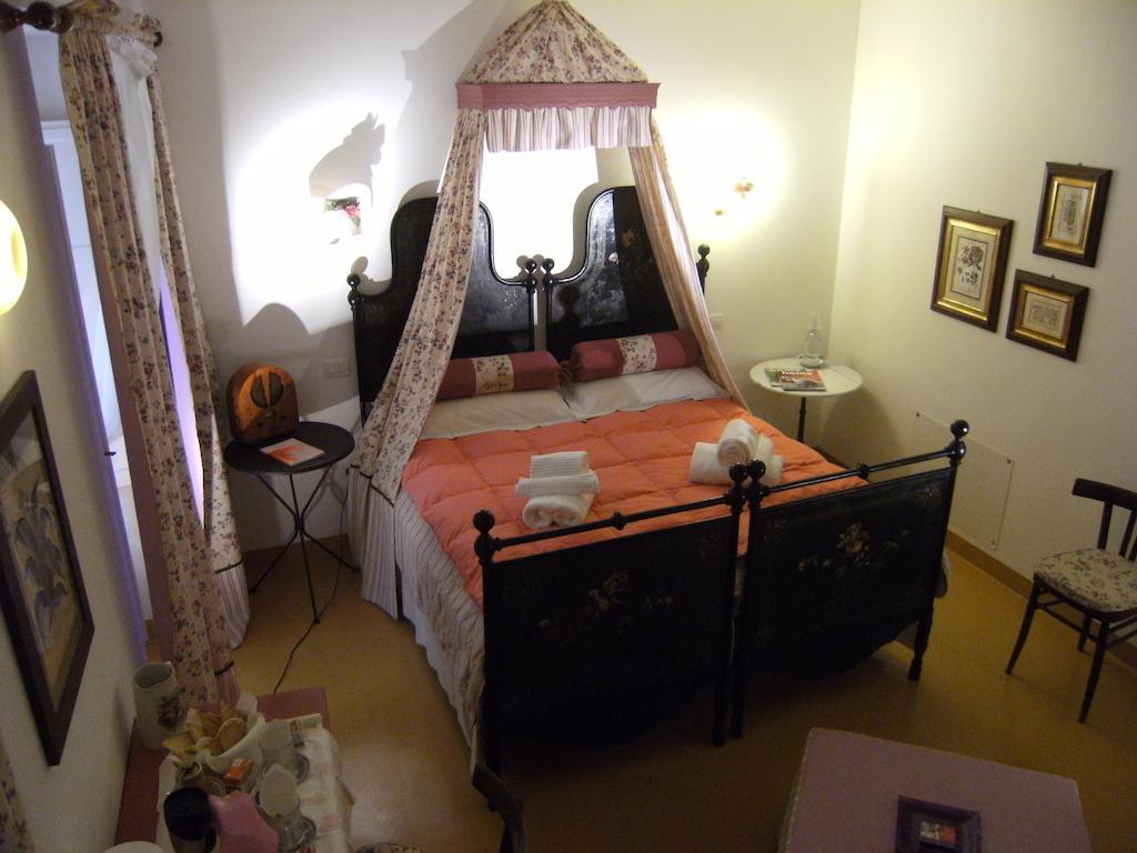 Elizabeth B&B Кальярі Номер фото