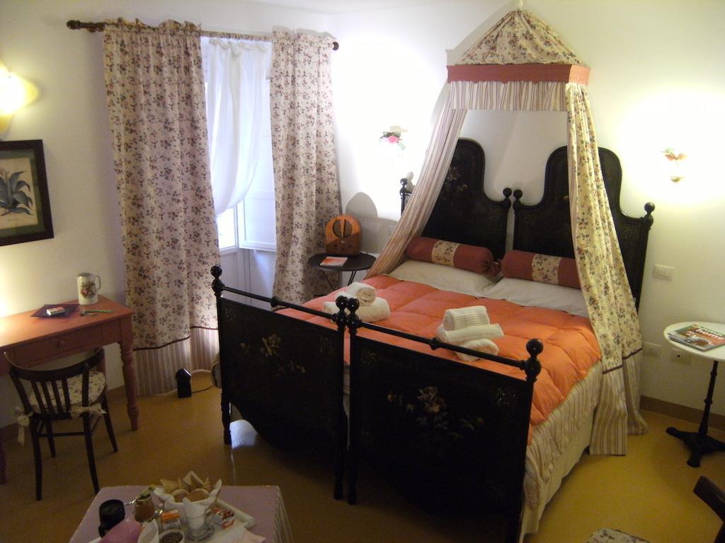 Elizabeth B&B Кальярі Номер фото