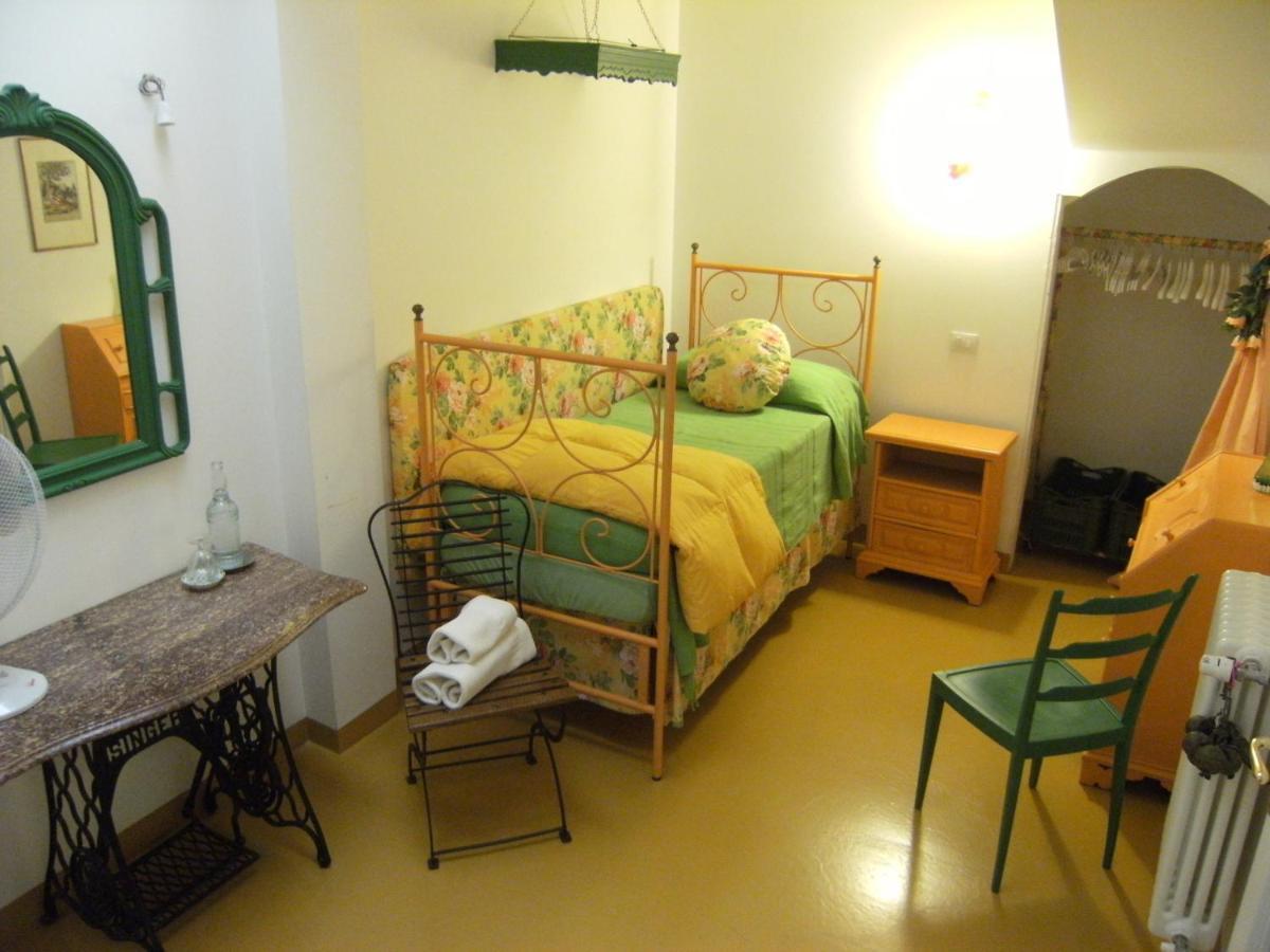 Elizabeth B&B Кальярі Номер фото